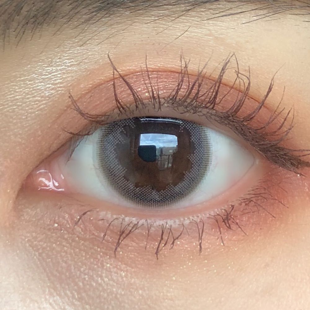 ワンデーキャラアイ（1day Cara Eyes） フラワーベージュ 着用イメージ