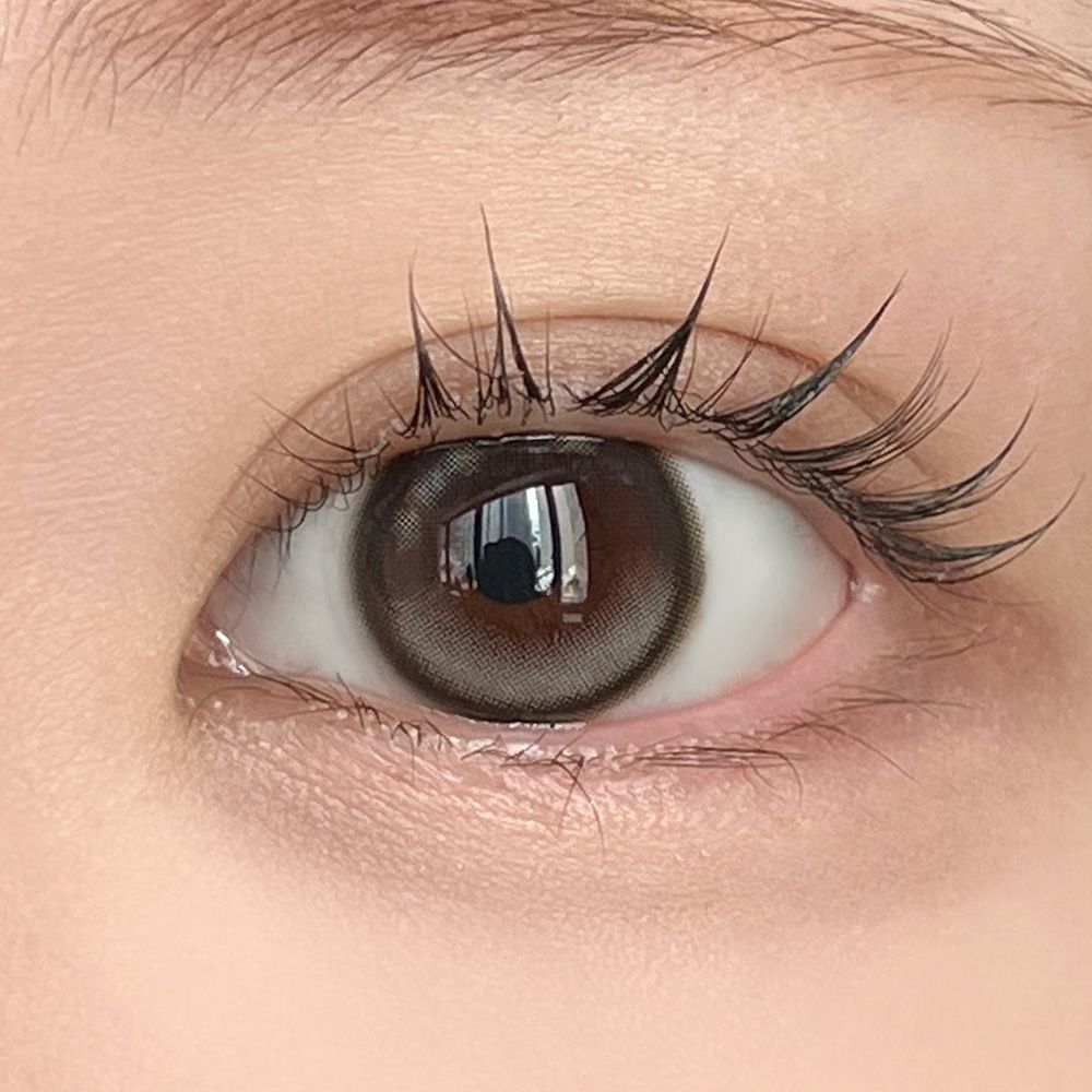 ワンデー リフレア アンローラ シリコーン ハイドロゲル／シリコン（1-DAY refrear Unrolla silicone hydrogel） ルナングレー【回らない水光】 着用イメージ