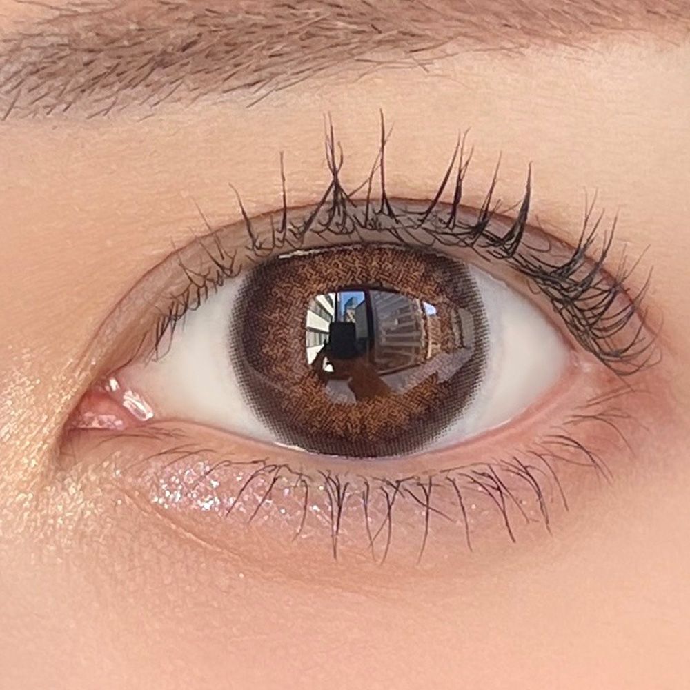 アイクローゼット シリコーン ハイドロゲル／シリコン（eye closet SILICONE HYDROGEL） シュガードーナツ 着用イメージ