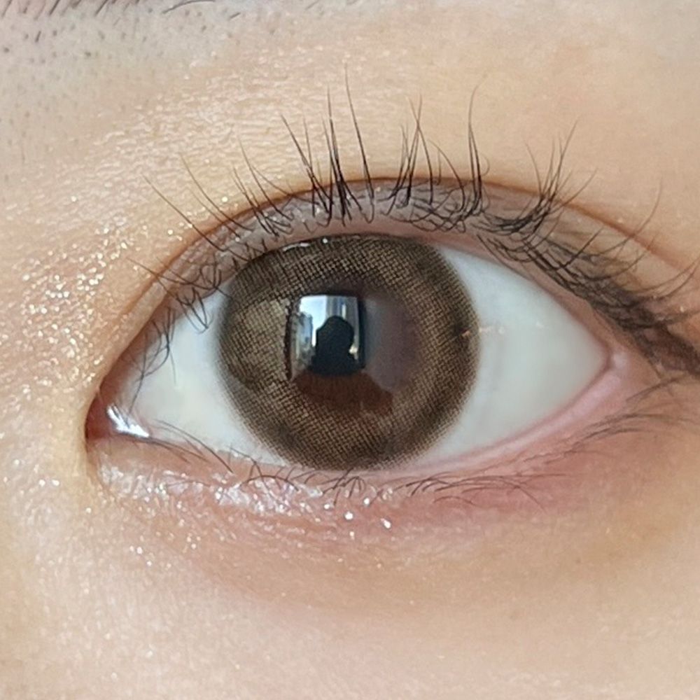 ワンデーキャラアイ（1day Cara Eyes） ショコラフィグ 着用イメージ