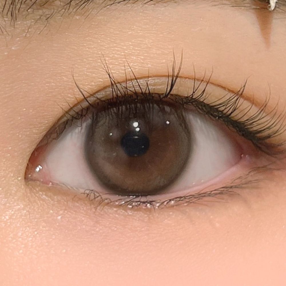 ユリア アイズ（URIA eyeis） エッセンシャルグレー 着用イメージ