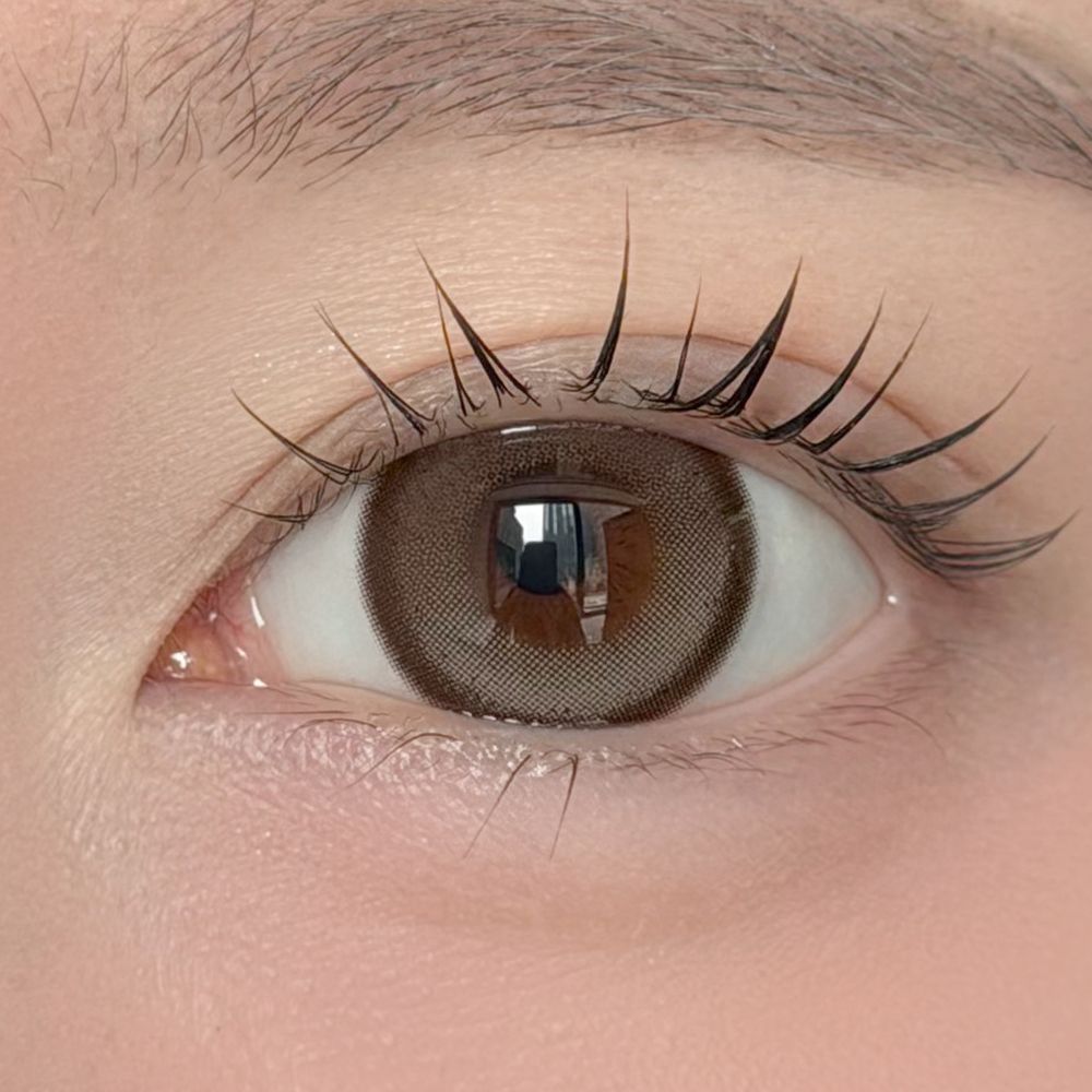 デューリット シリコーン ハイドロゲル／シリコン（Dewlit silicone hydrogel） シュガーロア【回らない水光】 着用イメージ