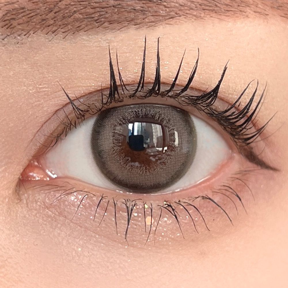 ワンデー リフレア エーアイ シリコーン ハイドロゲル／シリコン（1day refrear a-eye silicone hydrogel） ノヴァグレージュ 着用イメージ