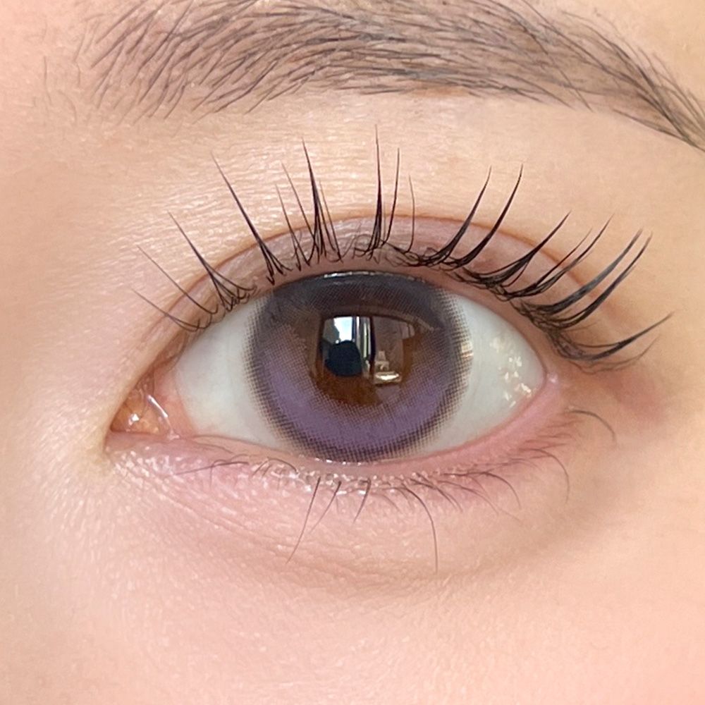 デューリット シリコーン ハイドロゲル／シリコン（Dewlit silicone hydrogel） プラムデュー【回らない水光】 着用イメージ