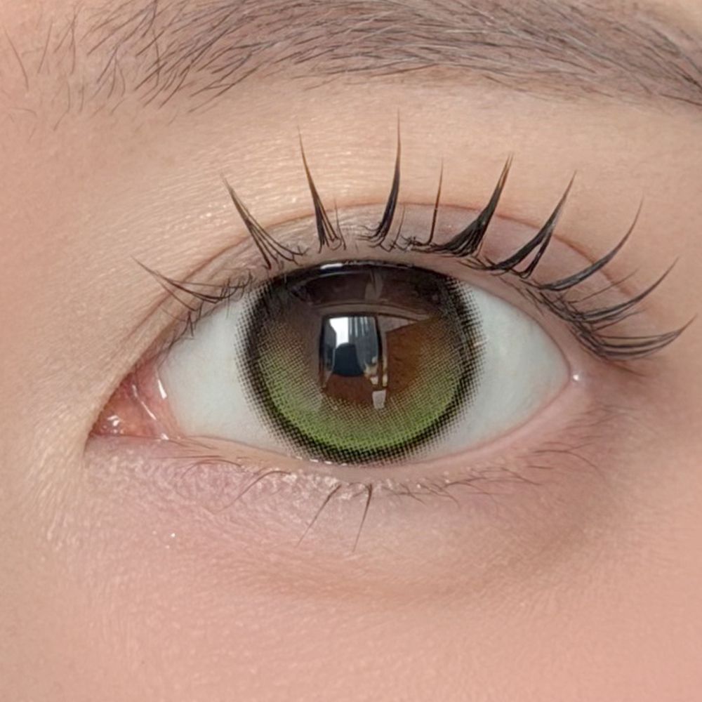 デューリット シリコーン ハイドロゲル／シリコン（Dewlit silicone hydrogel） ライムデュー【回らない水光】 着用イメージ