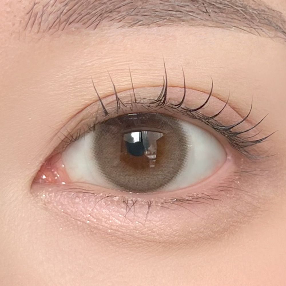 ミューム シリコーン ハイドロゲル／シリコン（miium silicone hydrogel） ティアティント【回らない水光】 着用イメージ
