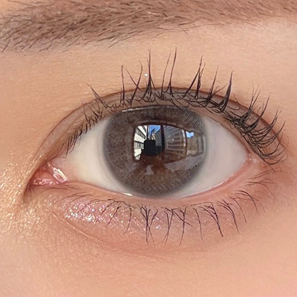 アイクローゼット シリコーン ハイドロゲル／シリコン（eye closet SILICONE HYDROGEL） ウォーターグレー 着用イメージ
